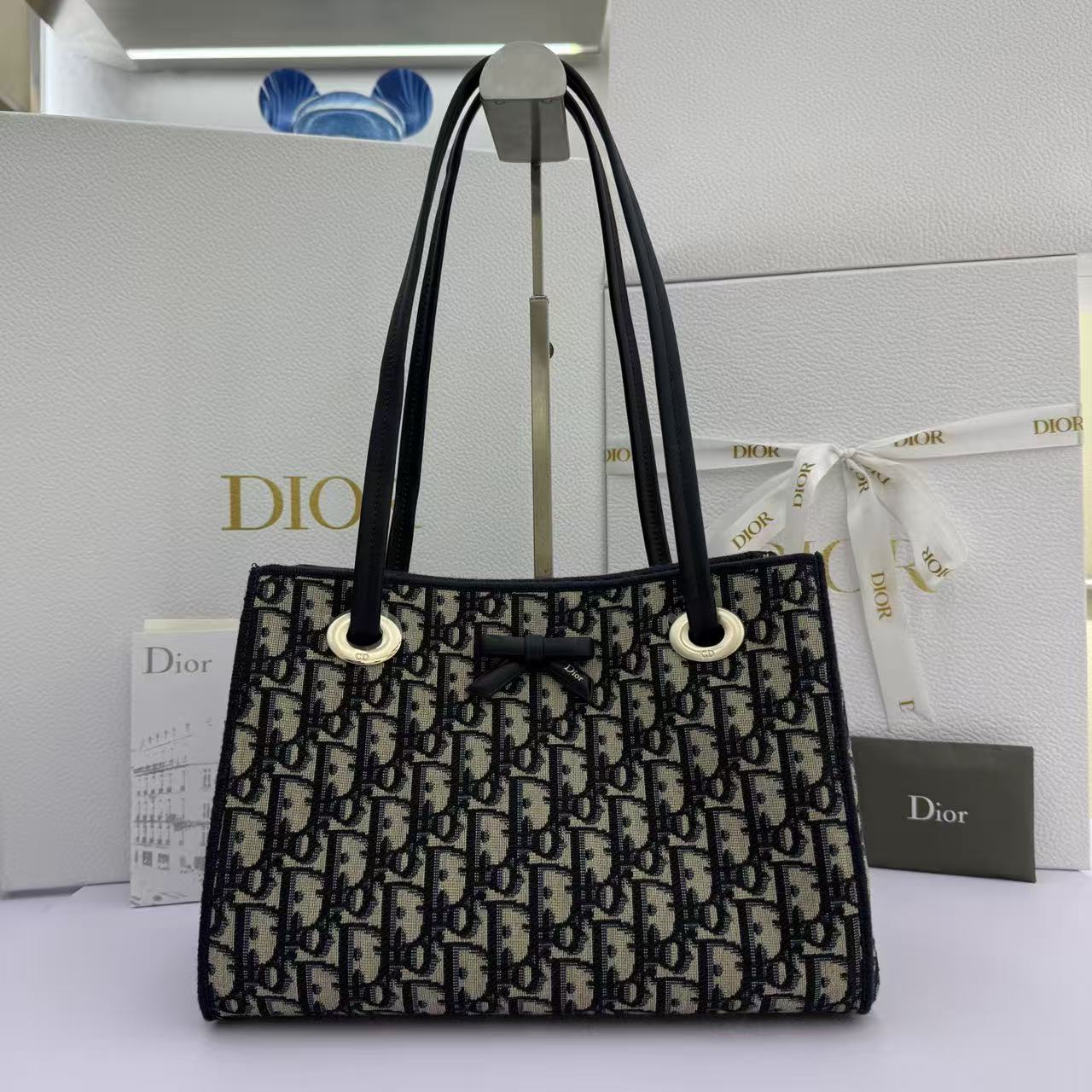 오블리크 쇼퍼백 스몰(27*19*13cm)