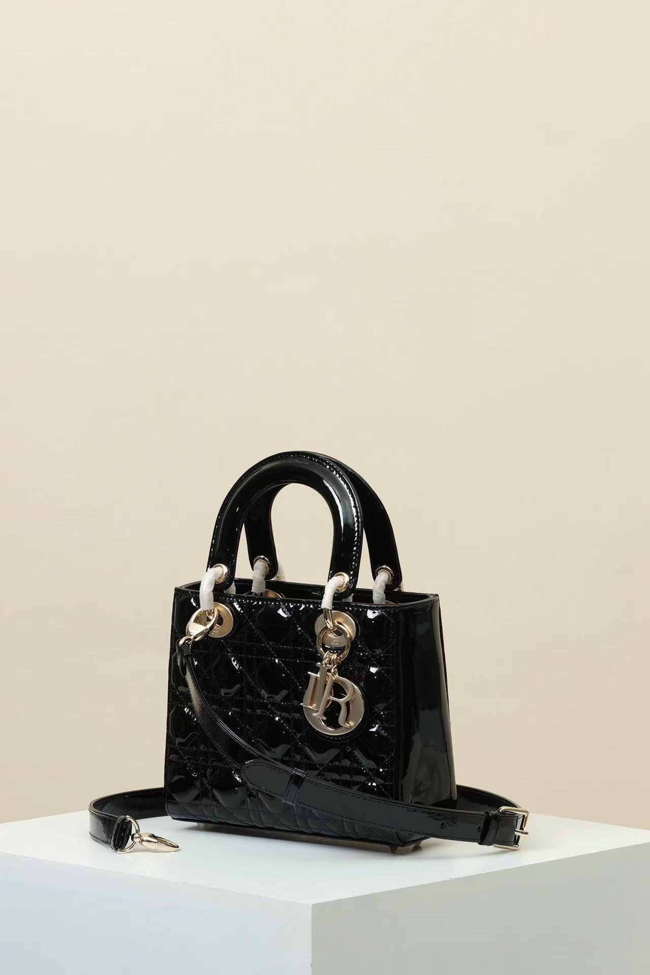 레이디백 스몰 페이던트