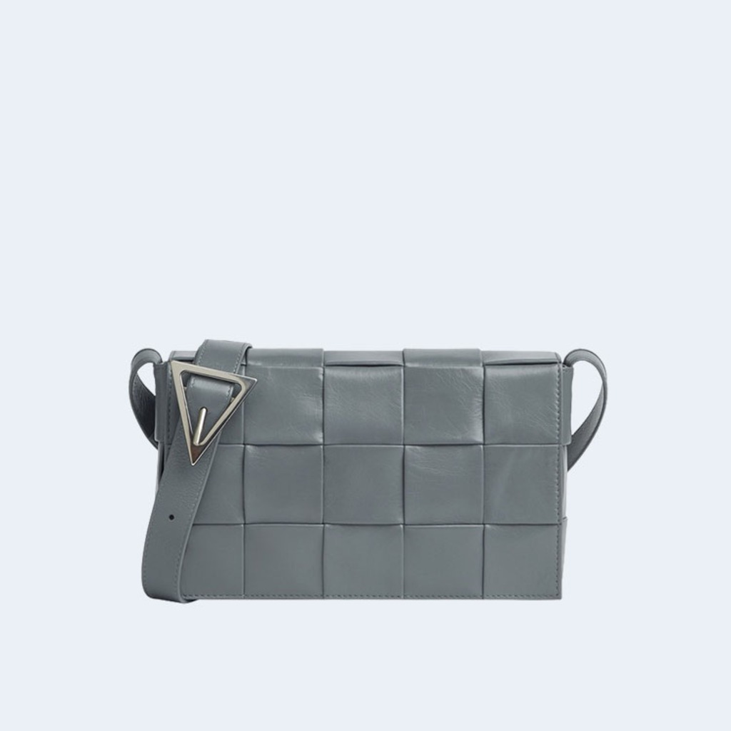 썬더 글로시 맥시 카세트백