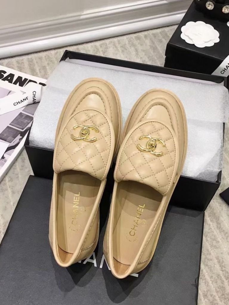 CC로고 퀼팅 턴락 로퍼 베이지