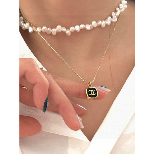 빈티지 샤x 블랙 스퀘어 다이얼 목걸이