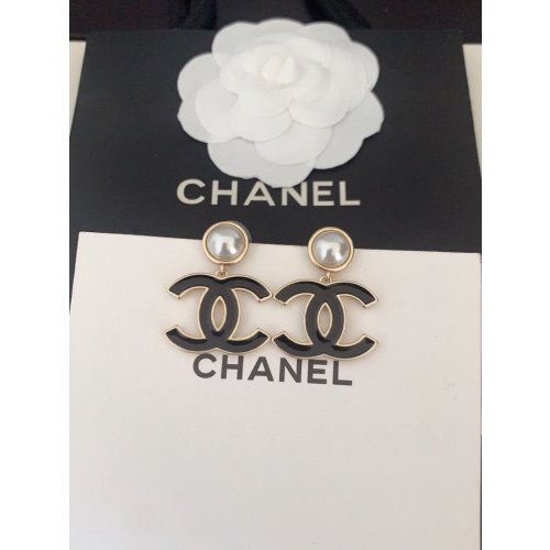 블랙 CC 펄 드롭 이어링