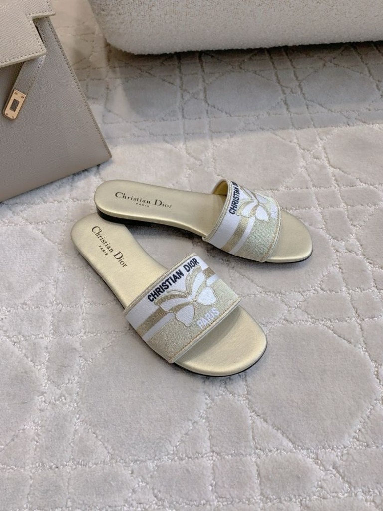 디웨이 버터플라이 자수 슬라이드