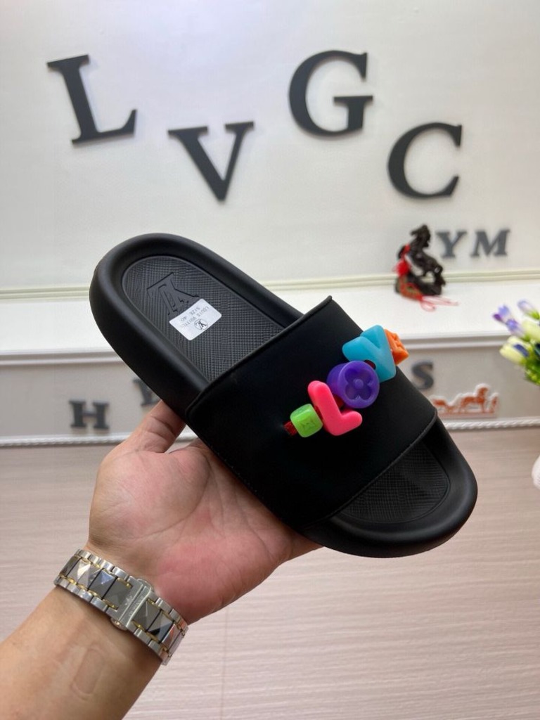 LOVE 비즈 장식 블랙 슬리퍼