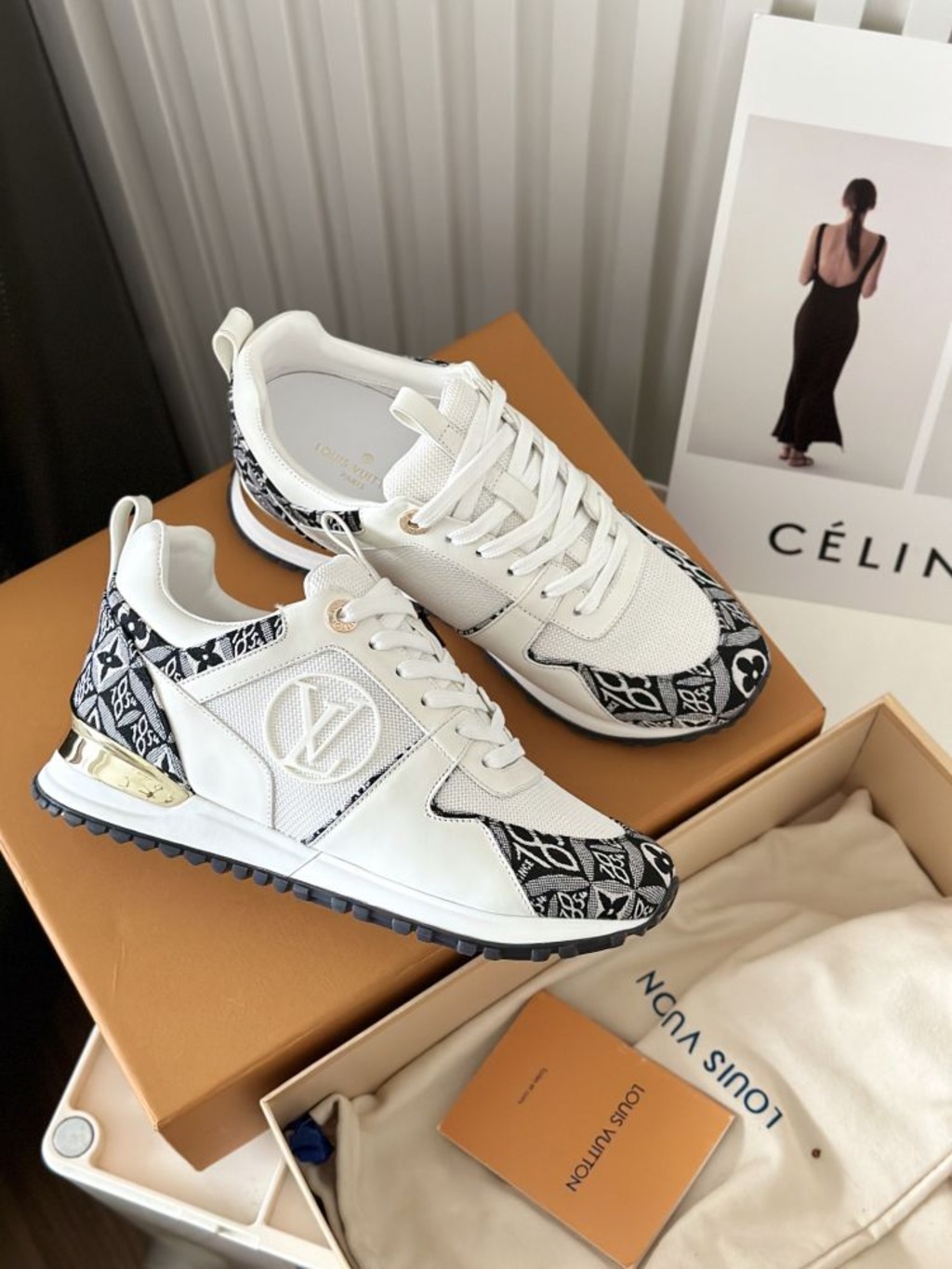 런 어웨이 스니커즈