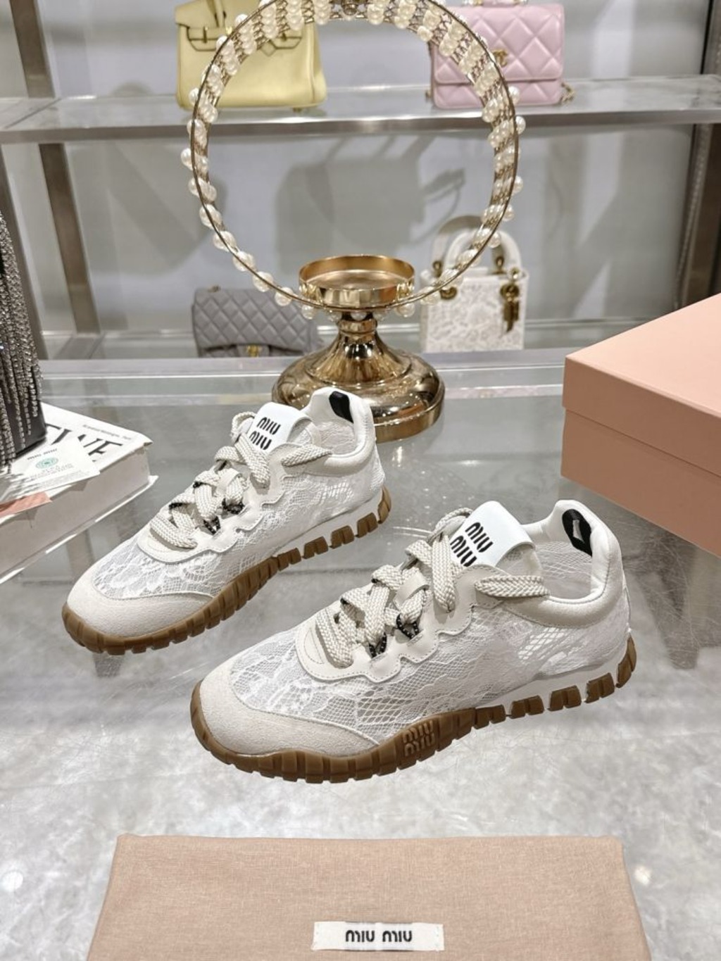 아카이브 무드 빅솔 스니커즈