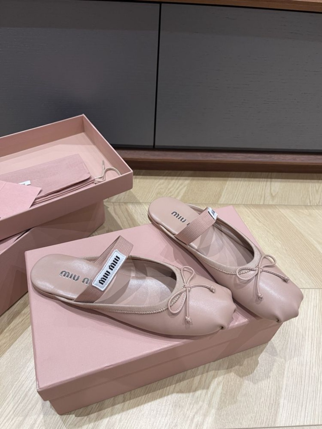 리본 라운드 토 플랫 뮬