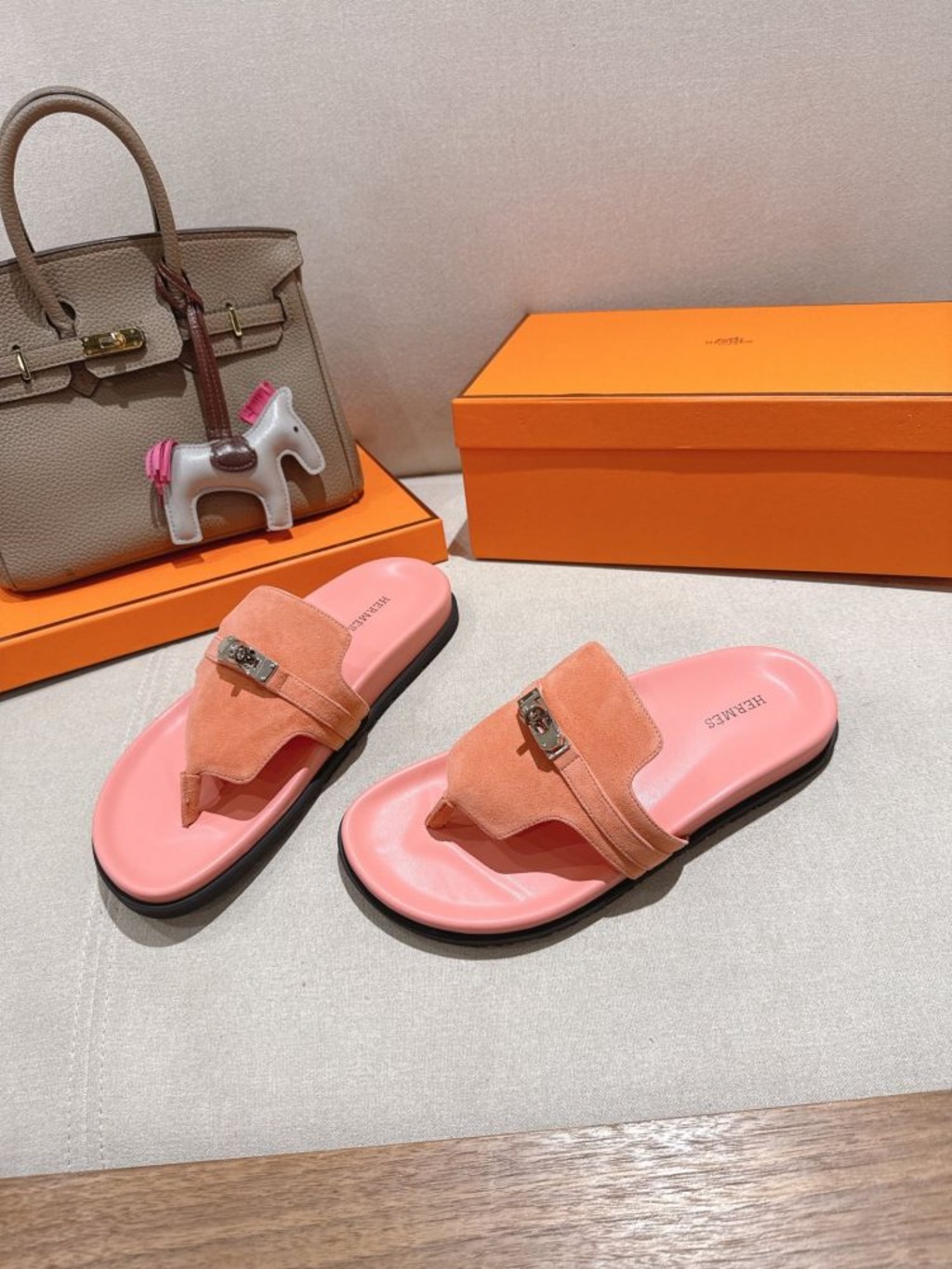 켈리 버클 플립플랍 샌들