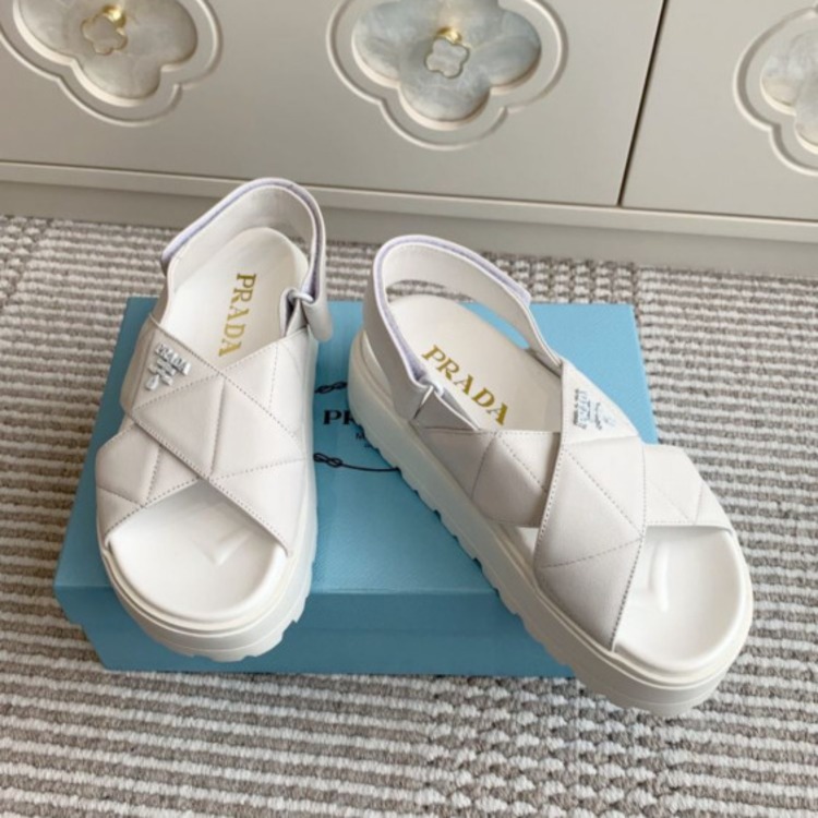 퀼팅 크로스스트랩 플랫폼 샌들