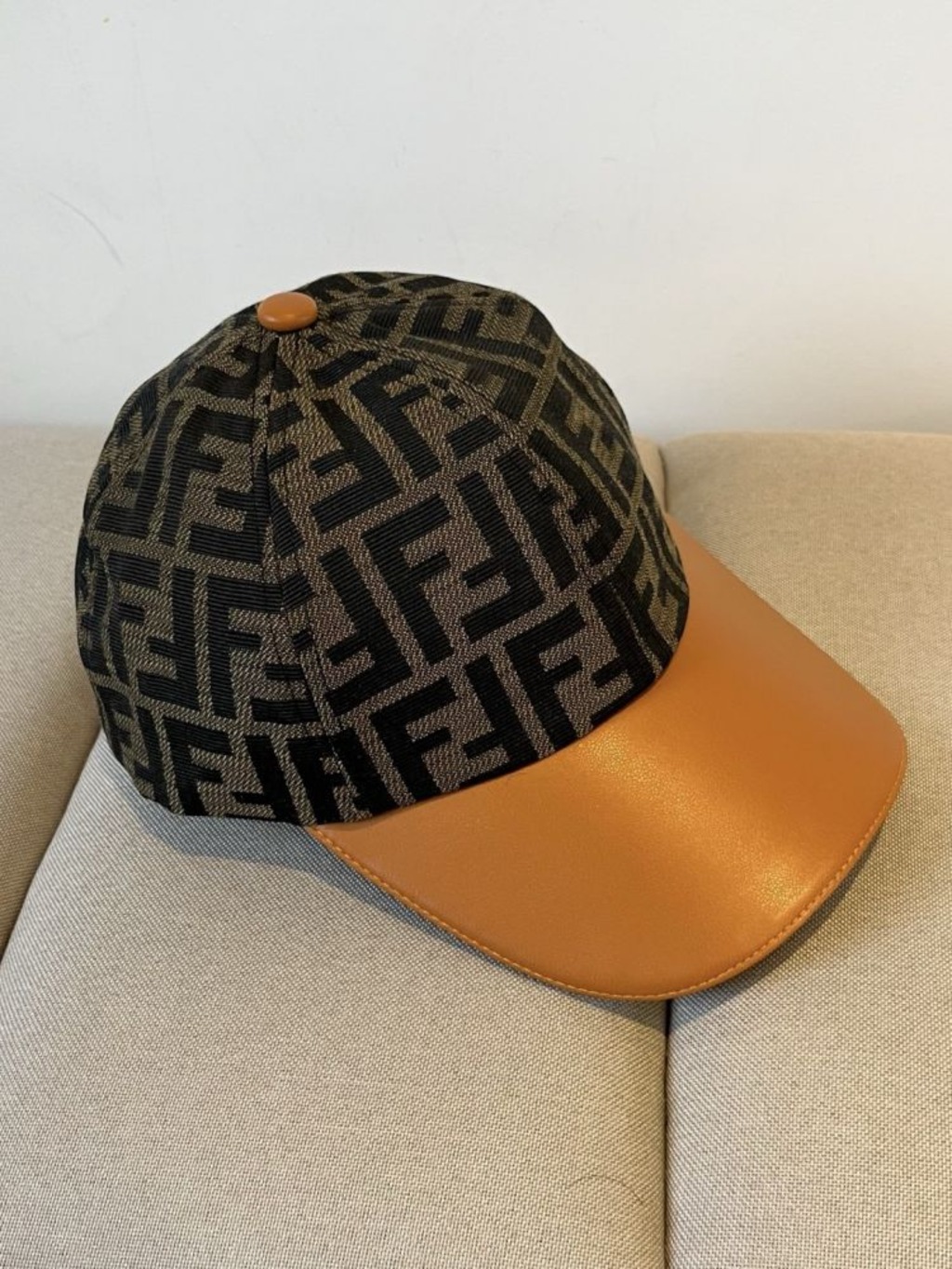 모노그램 레더 트리밍 캡