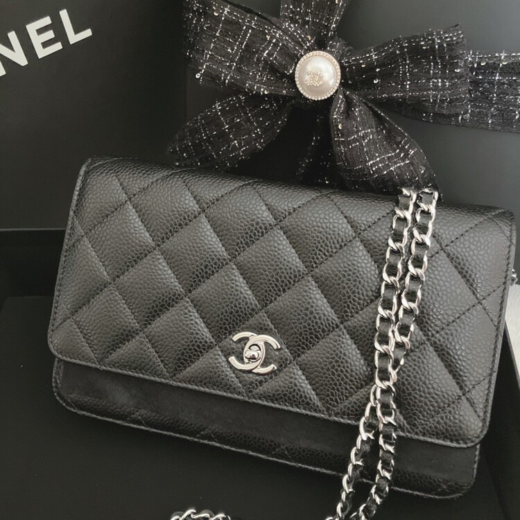 클래식 캐비어 WOC 체인지갑 은장